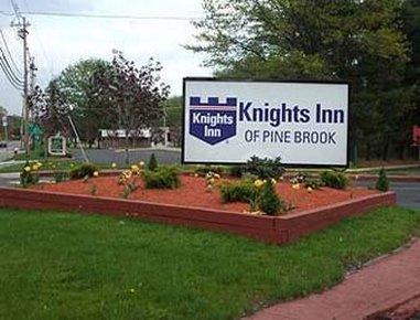 Knights Inn Of Pine Brook Bagian luar foto